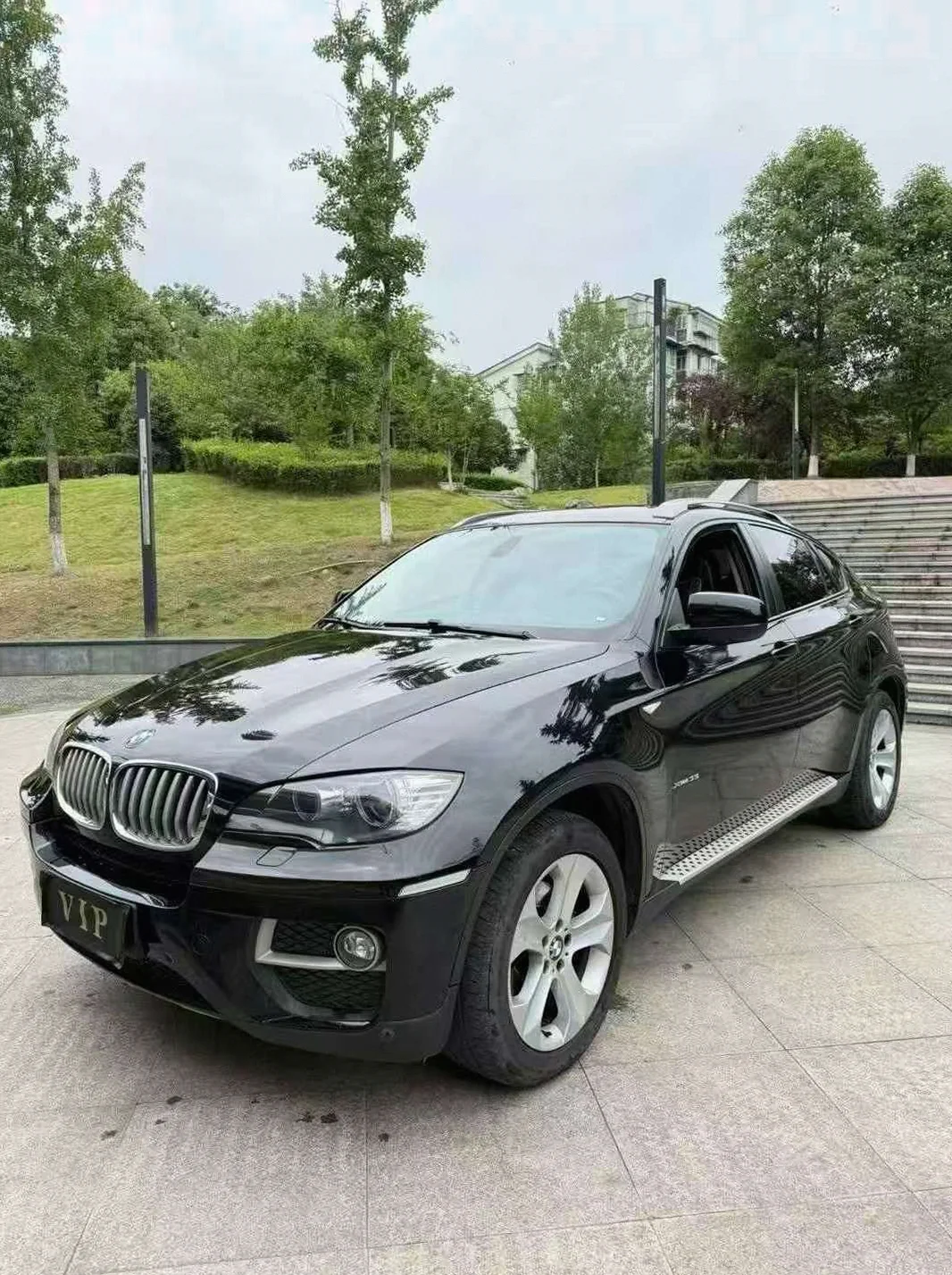 宝马X6 正面外观三