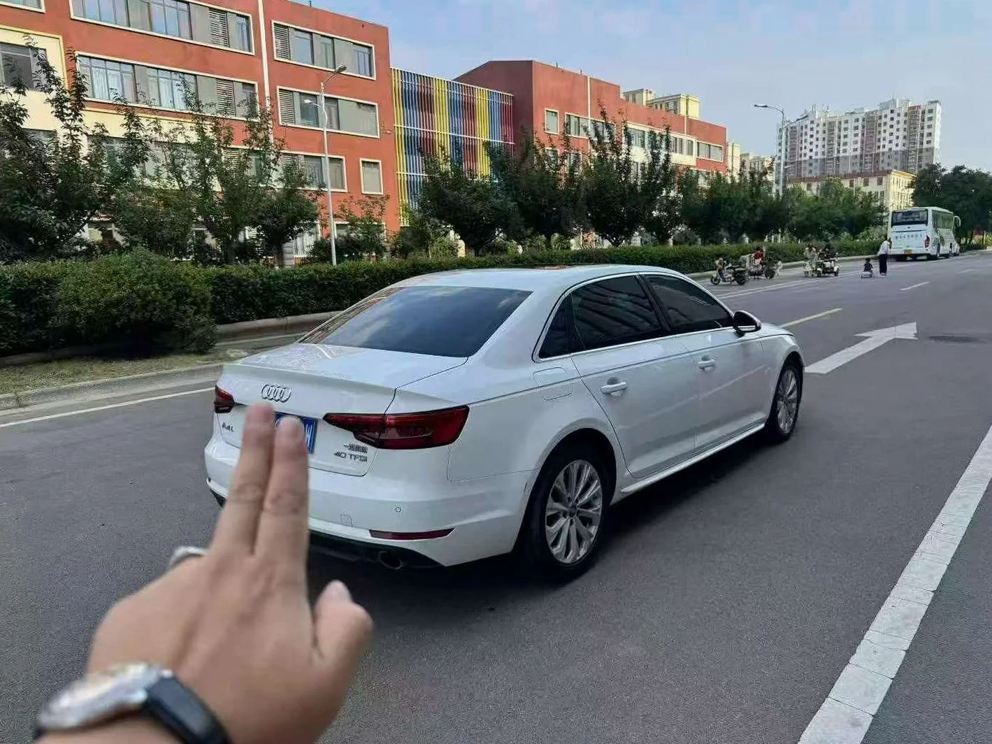奥迪A4L 后面外观二