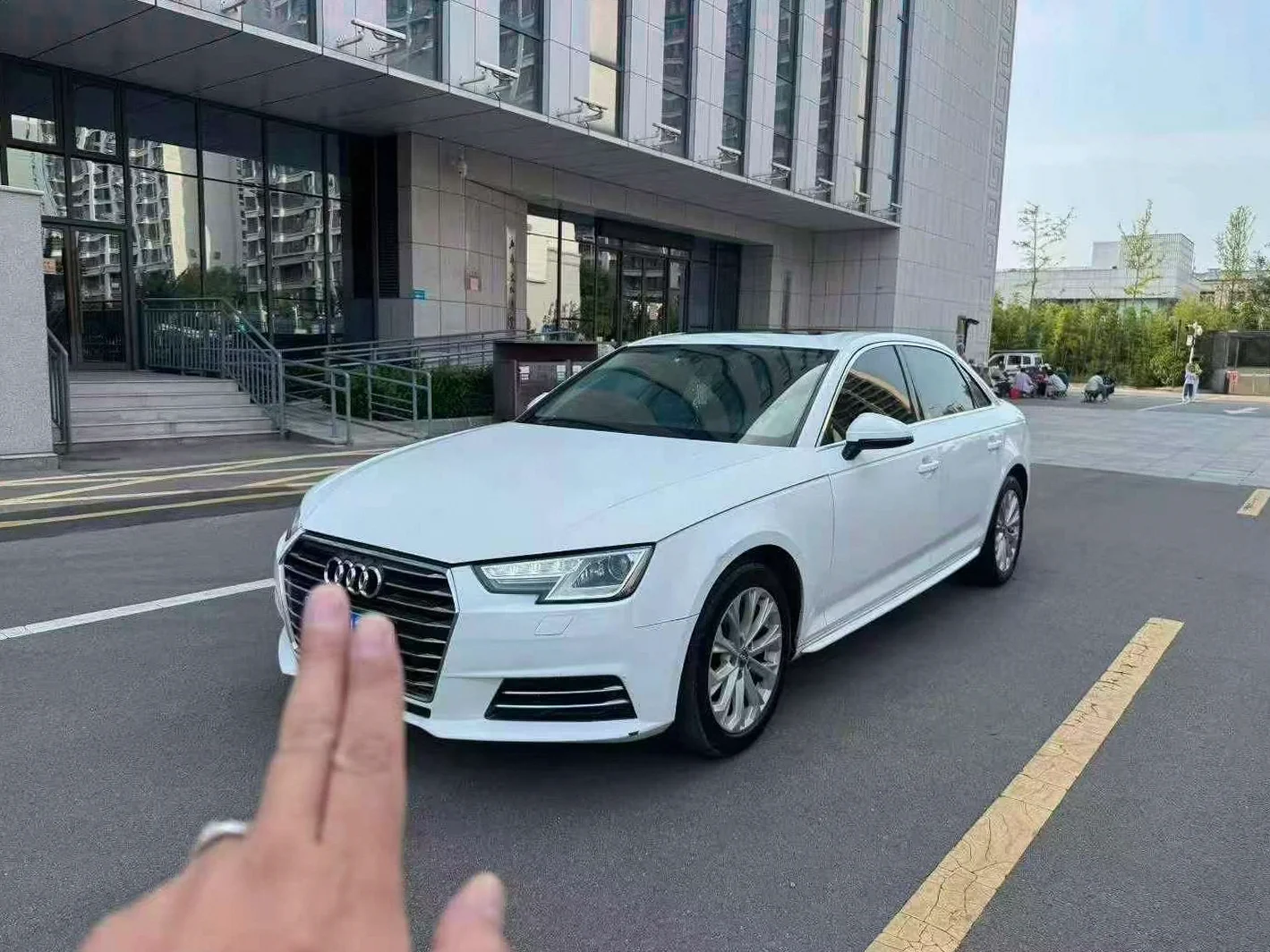 奥迪A4L 正面外观二