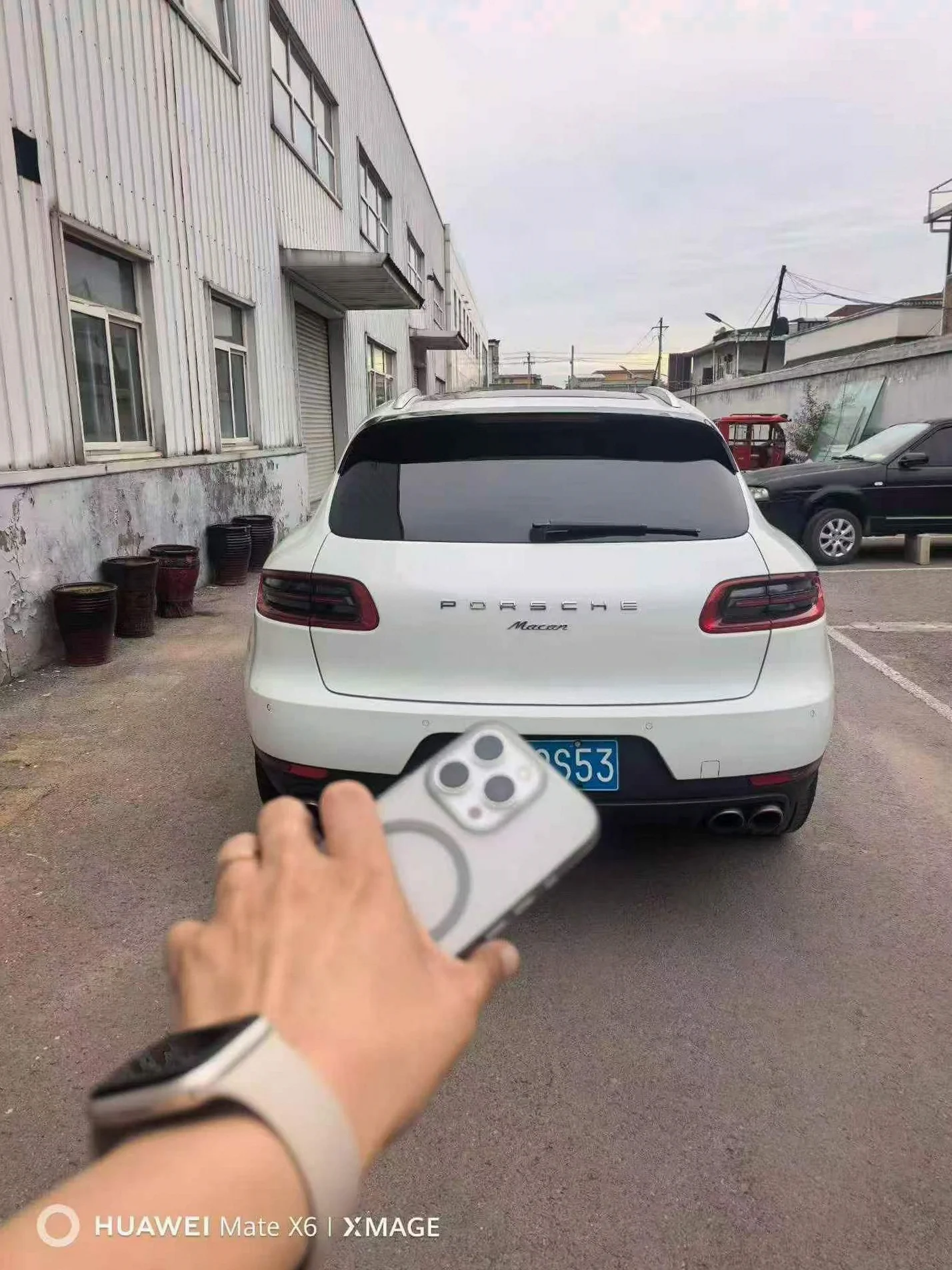 保时捷Macan 后面外观一