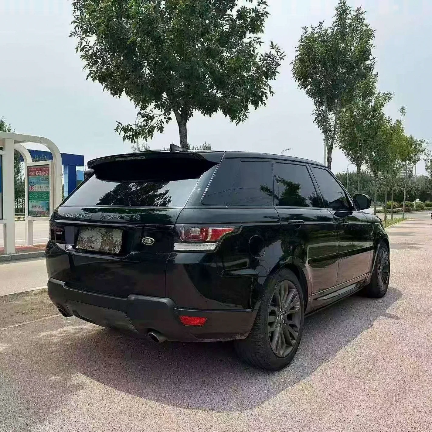 路虎揽胜运动 后面外观一