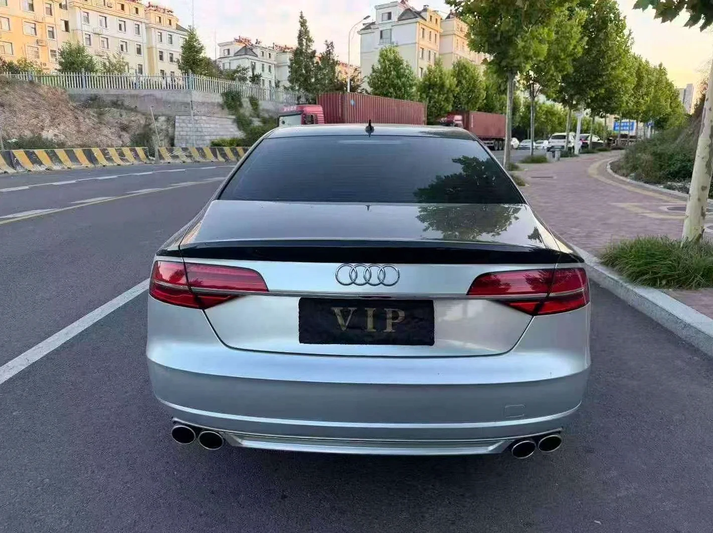 奥迪A8L 内饰后排