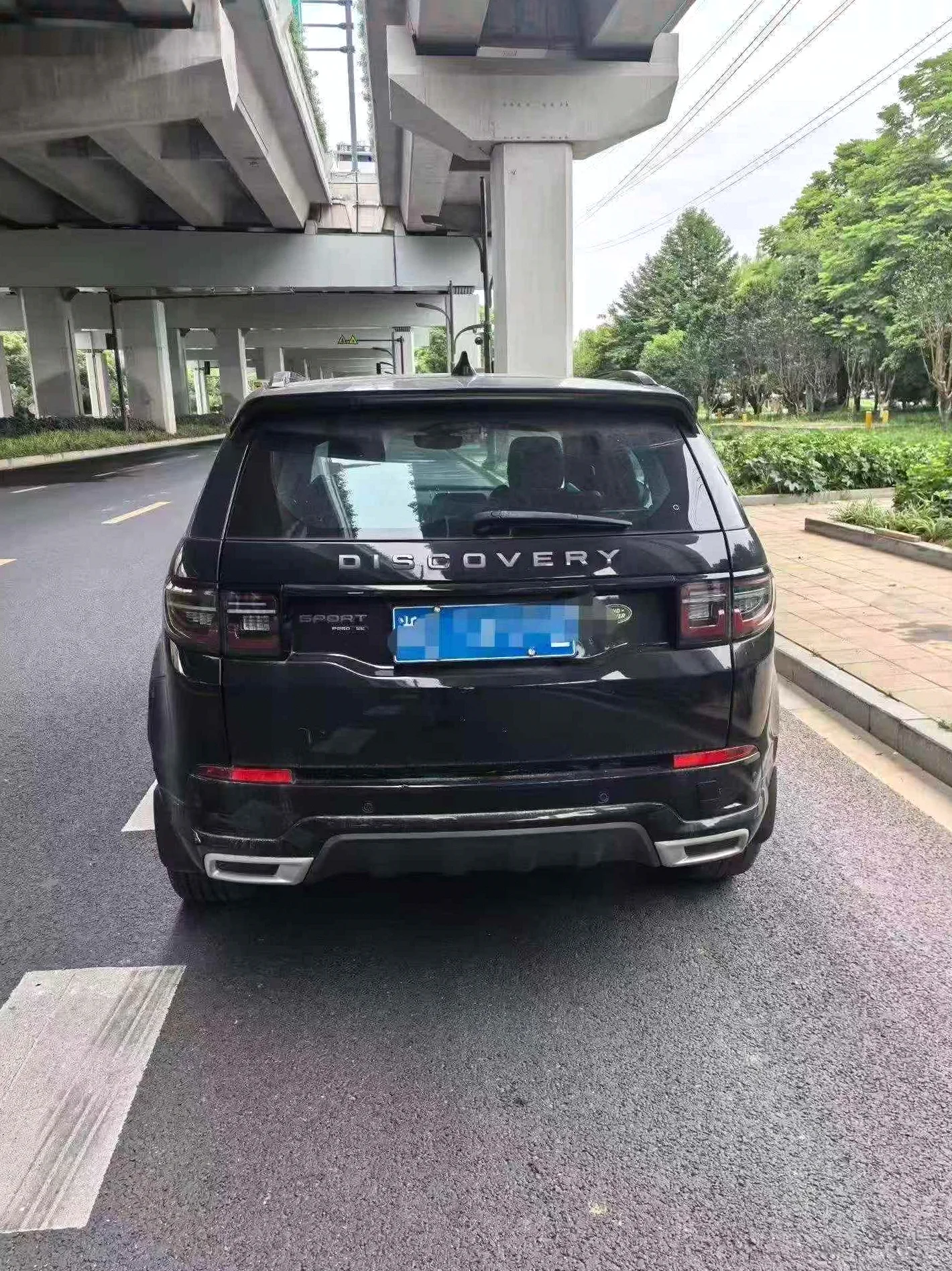 路虎发现 内饰后排