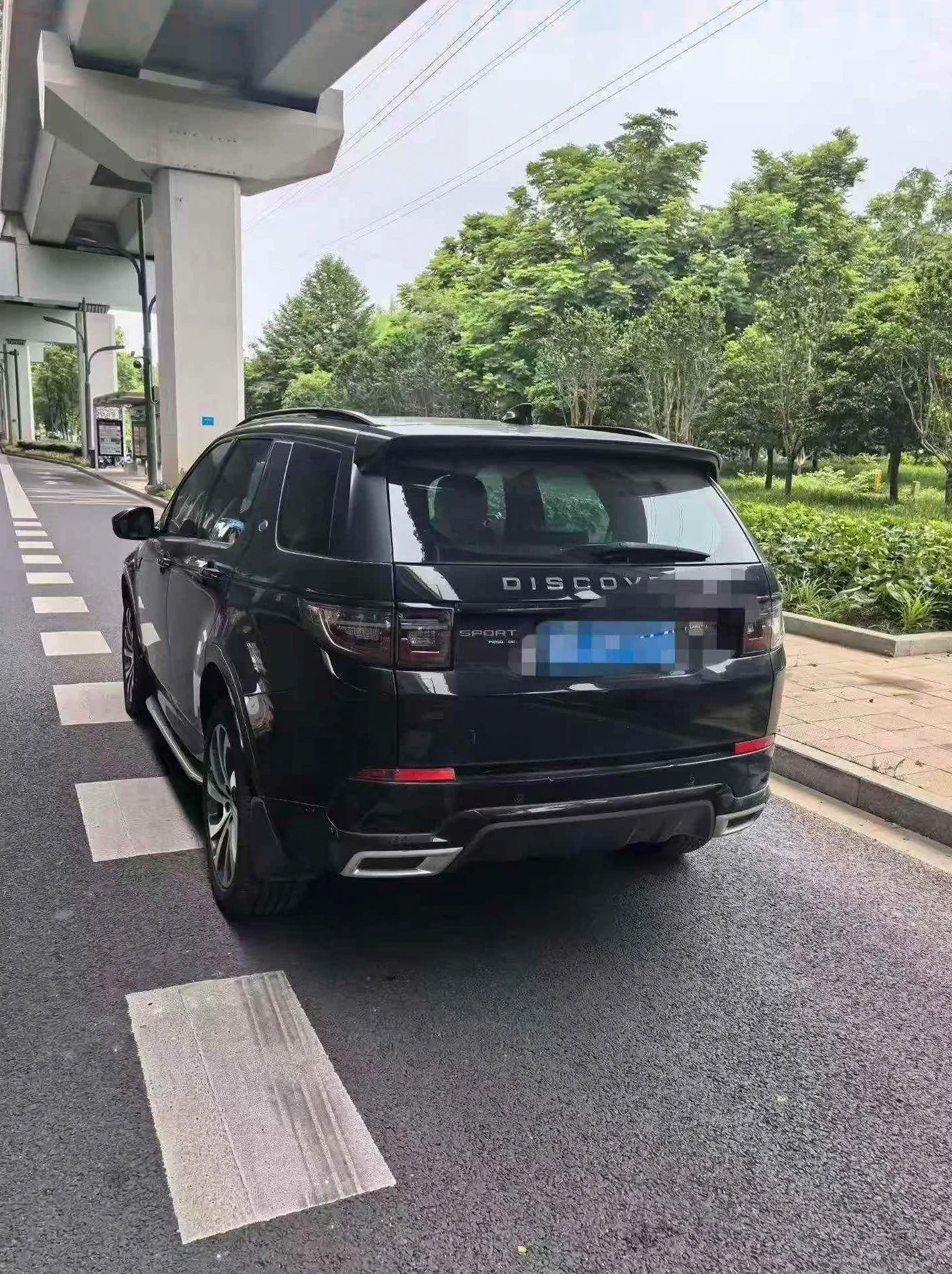 路虎发现 驾驶室