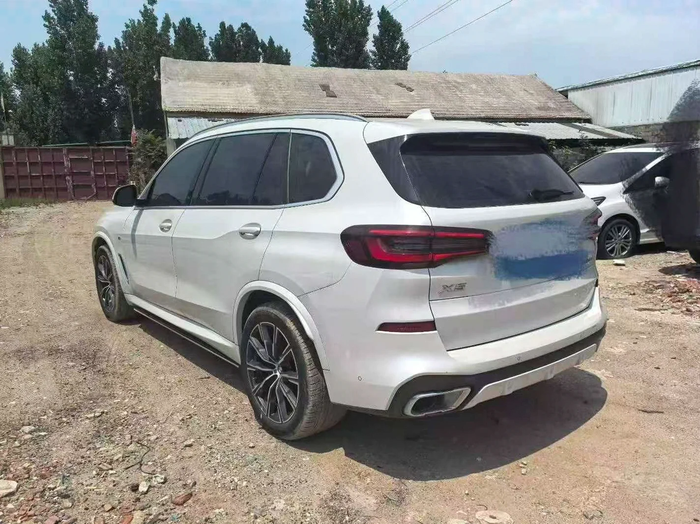 宝马X5 后面外观二