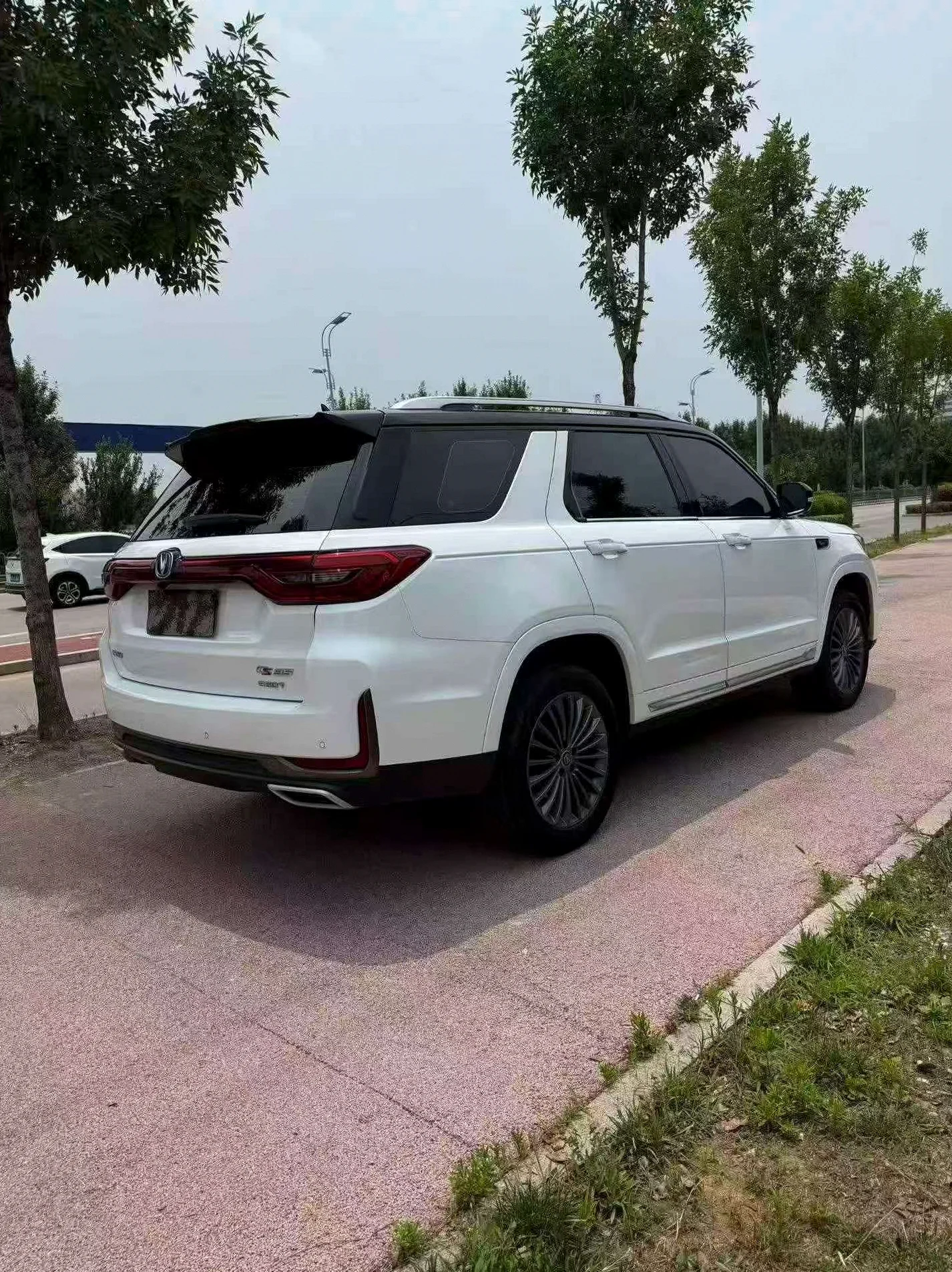长安汽车CS95 后面外观一