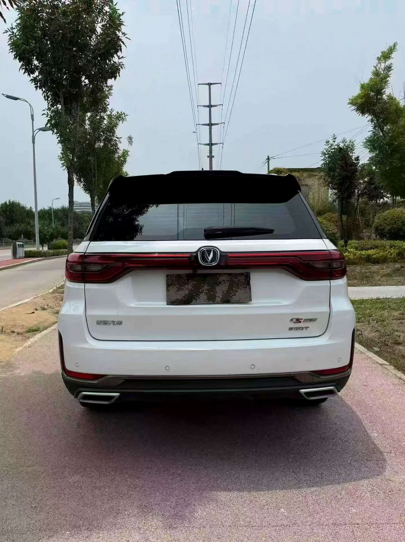长安汽车CS95 后面外观二