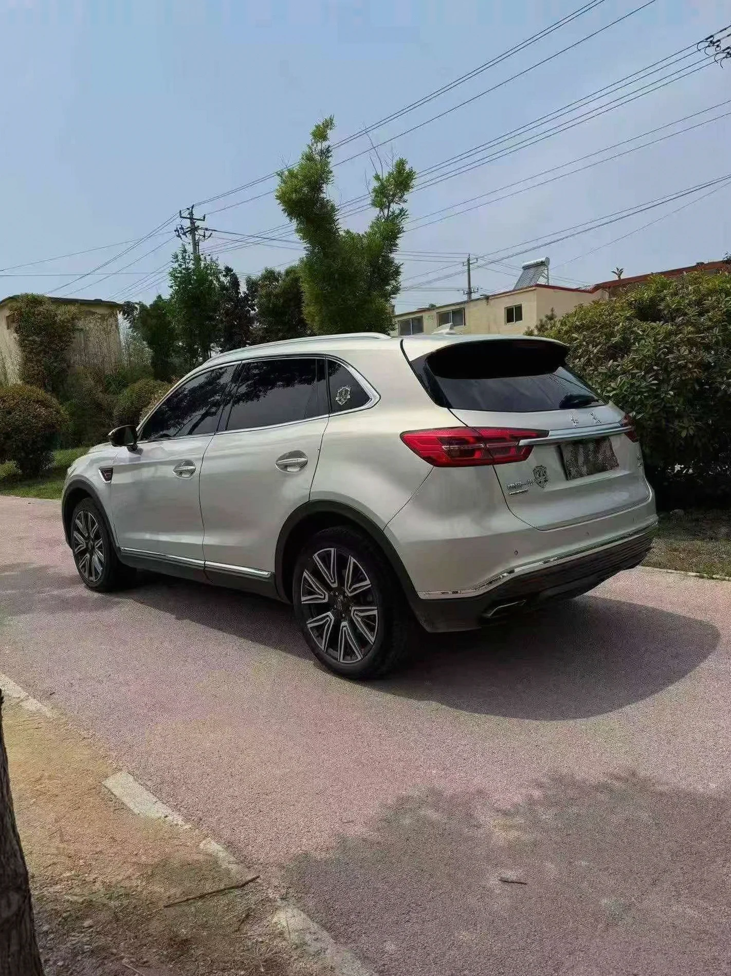 红旗HS5 后面外观三