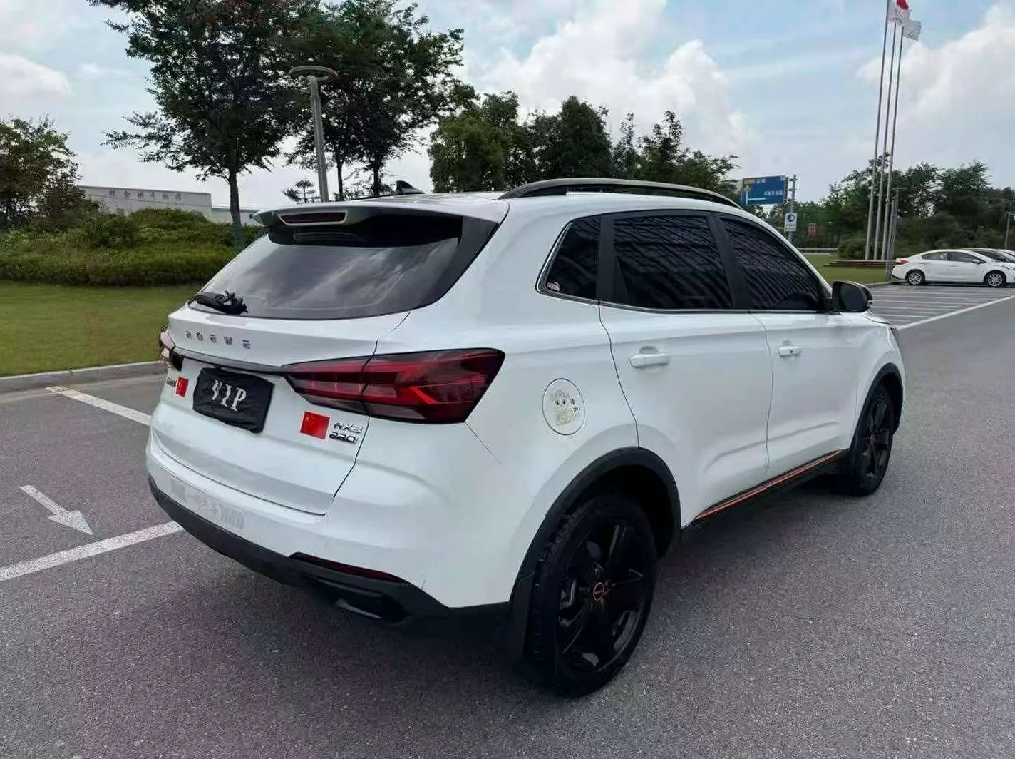 荣威RX3 后面外观二