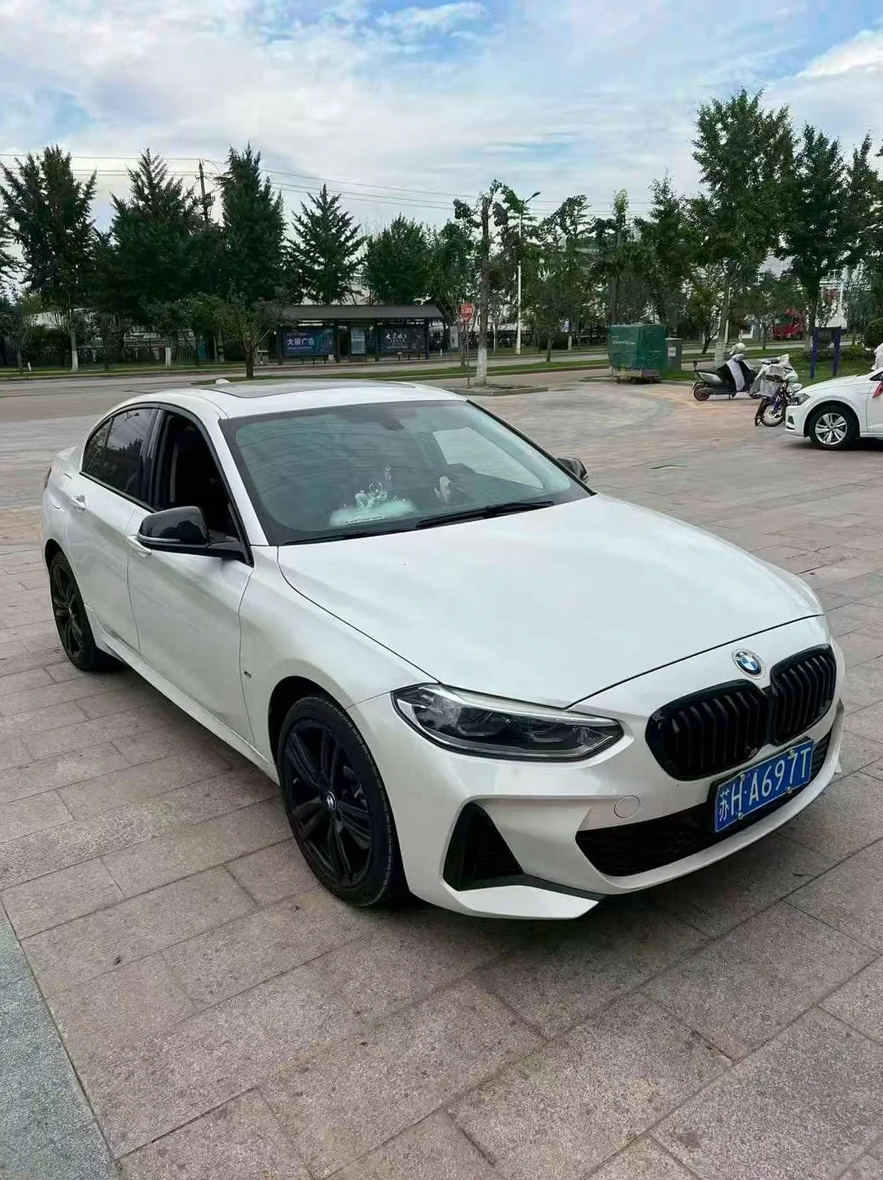 宝马1系 正面外观三