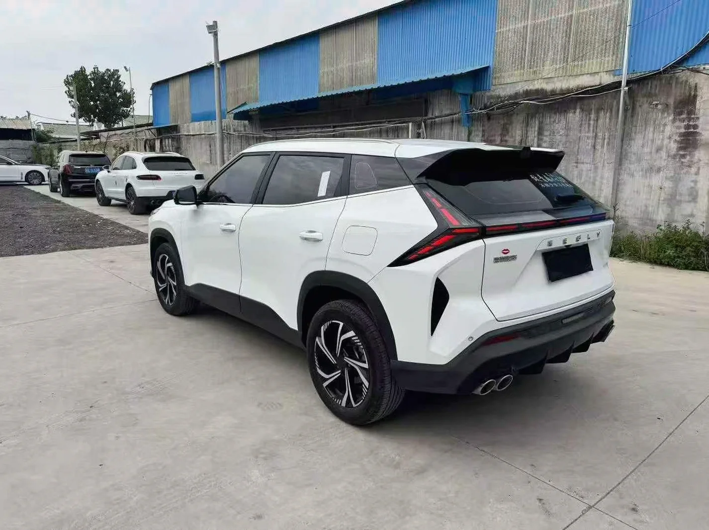 吉利博越 后面外观二