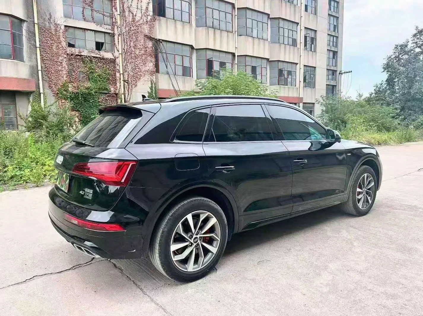 奥迪Q5 后面外观一