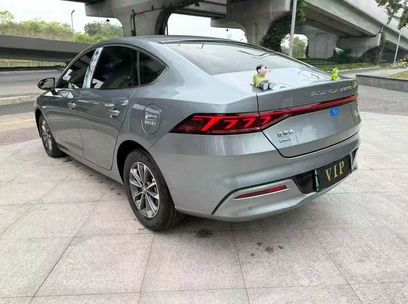比亚迪秦 后面外观三