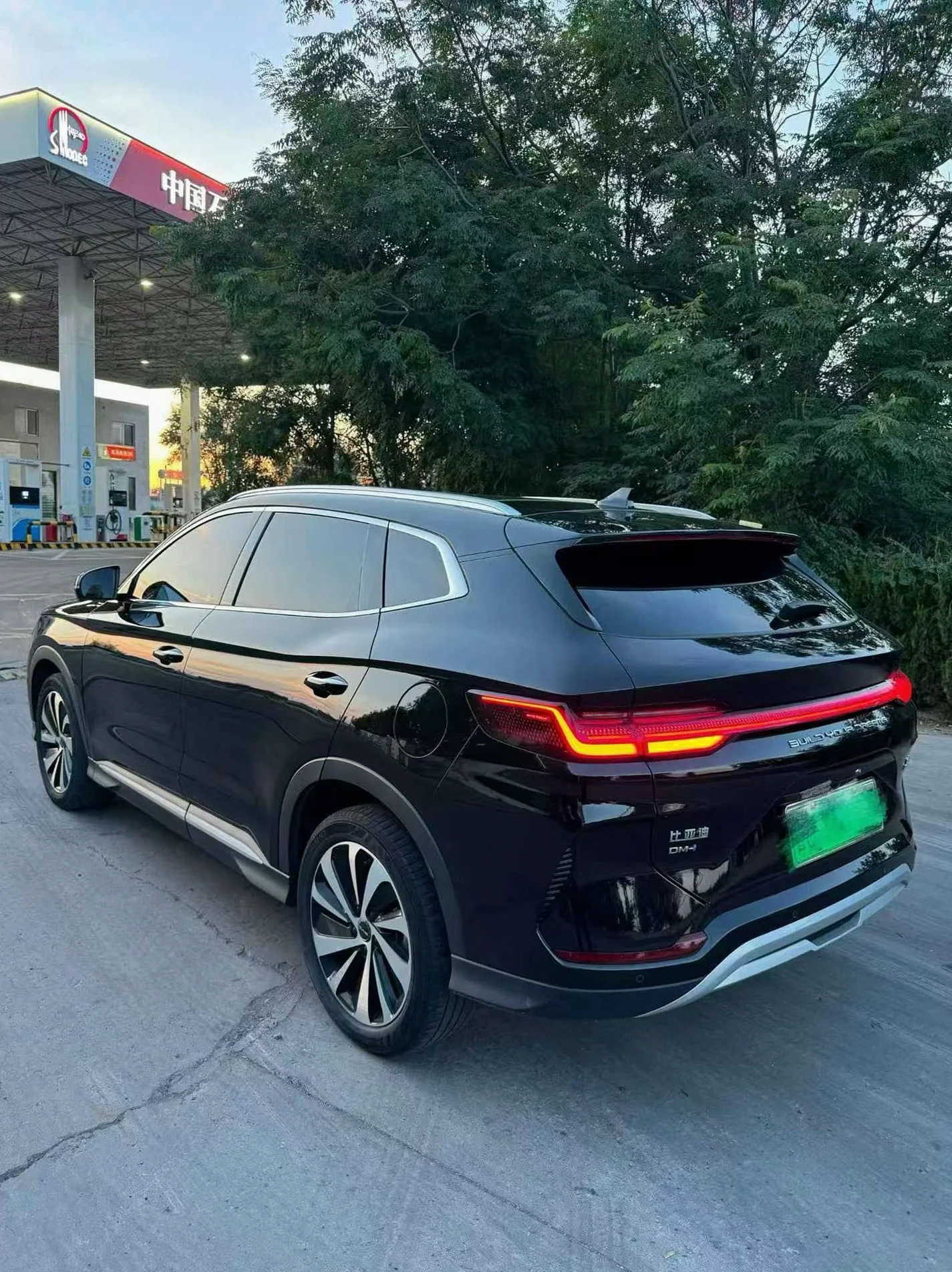 比亚迪宋PLUS 内饰前排