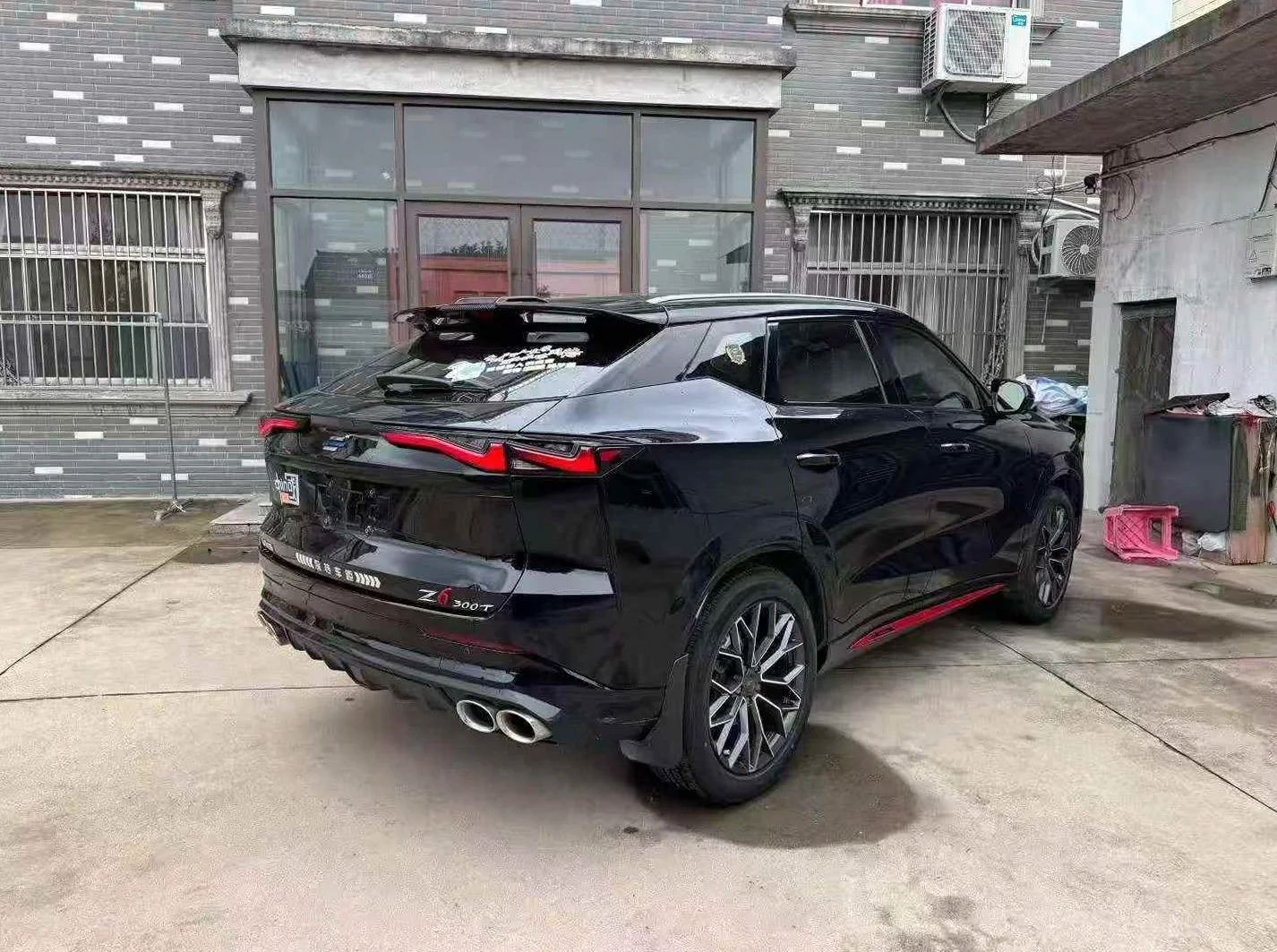 长安汽车欧尚 后面外观三