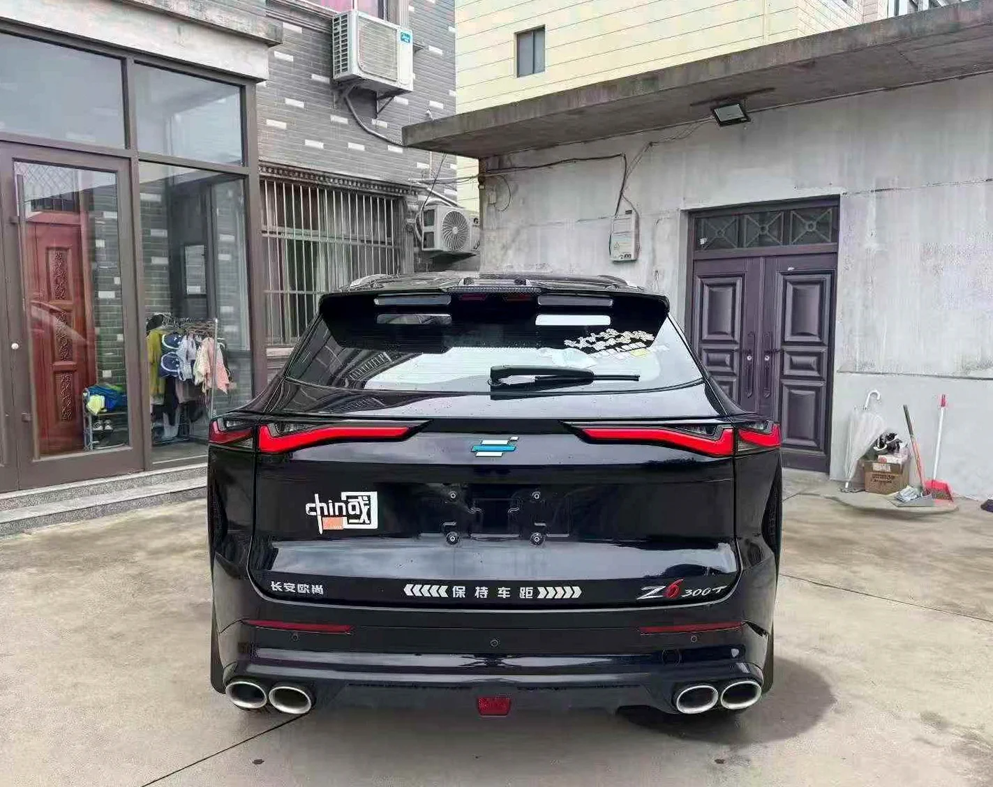 长安汽车欧尚 后面外观一