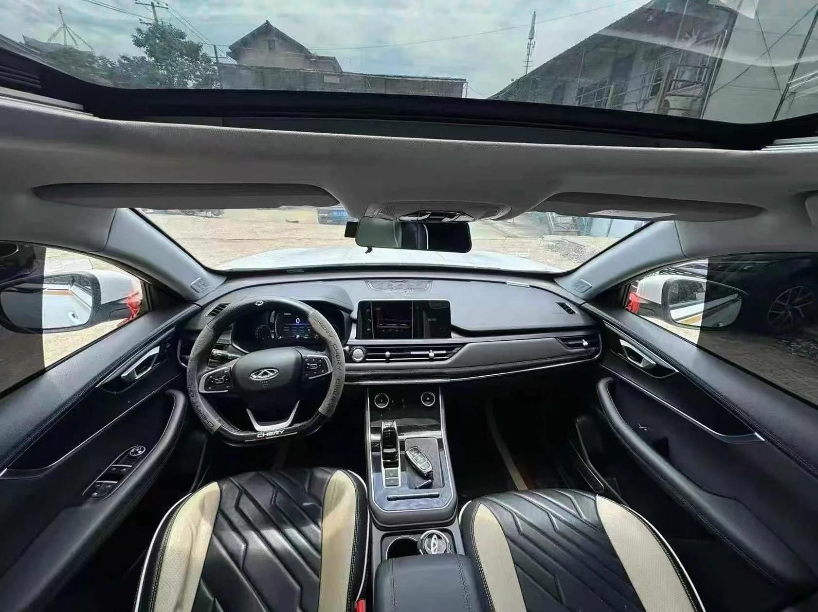 奇瑞瑞虎 后面外观一
