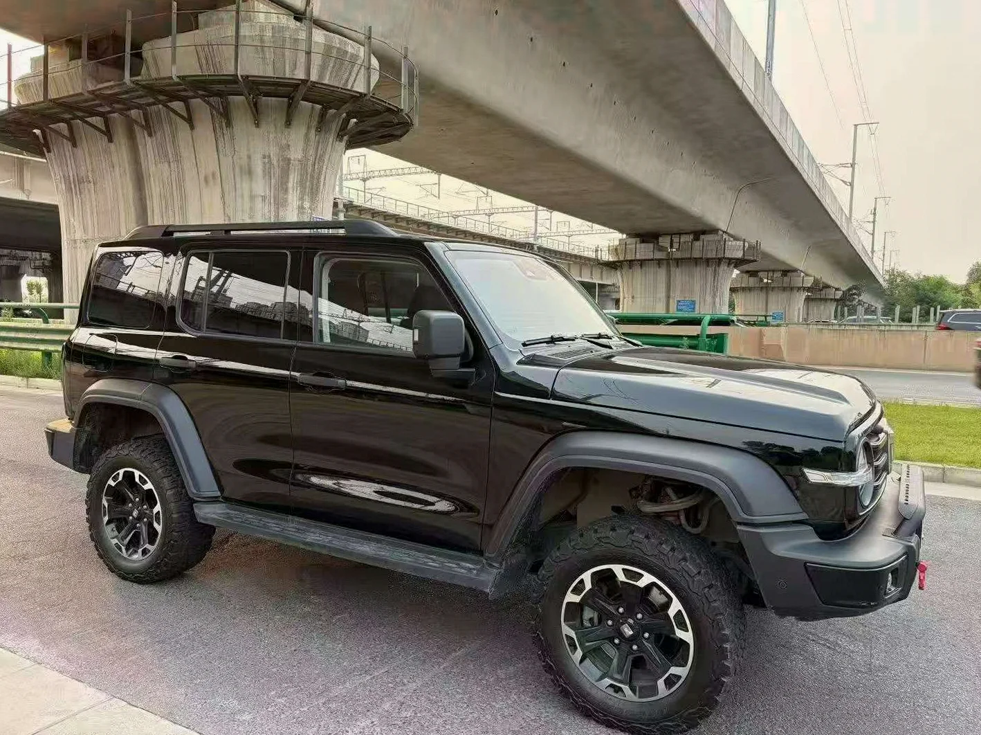 长城汽车坦克 正面外观三