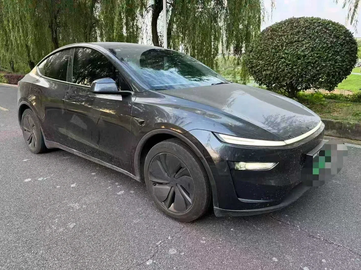 特斯拉MODEL 正面外观二