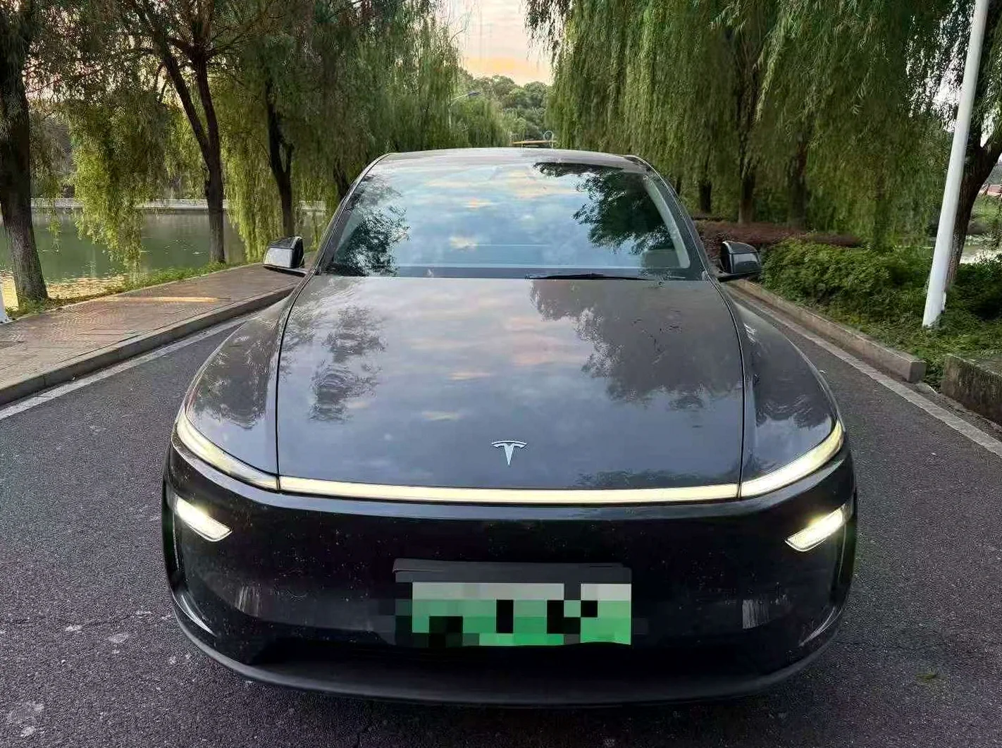 2025款特斯拉Model Y
