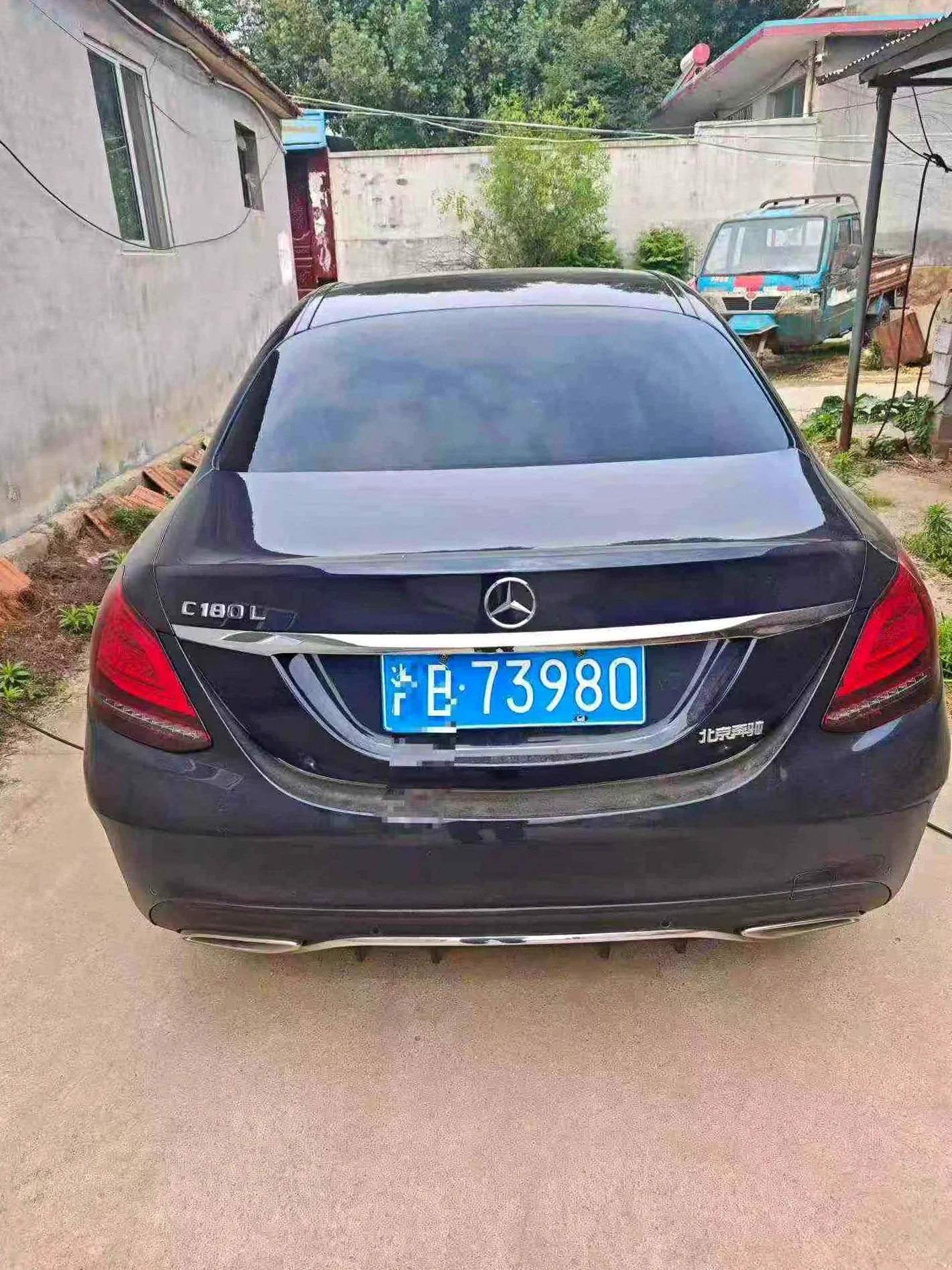 奔驰C 后面外观三
