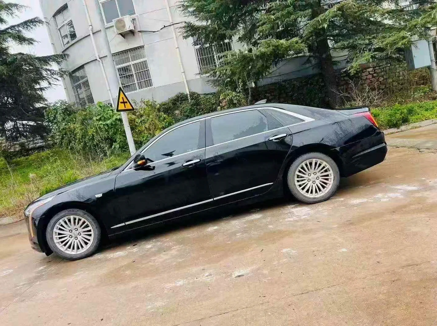 凯迪拉克CT6 正面外观三