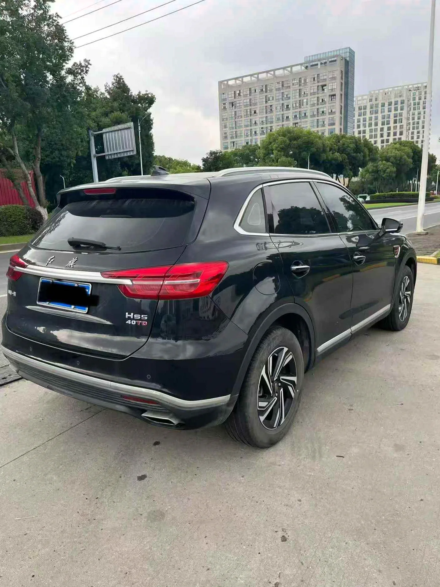 红旗HS5 驾驶室