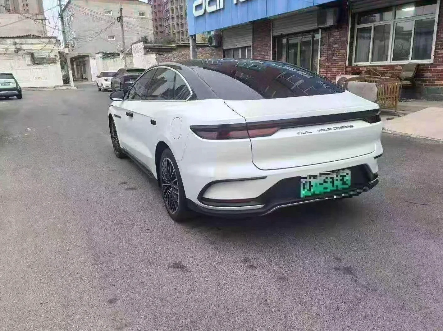 23年比亚迪汉DMi 121KM尊享版