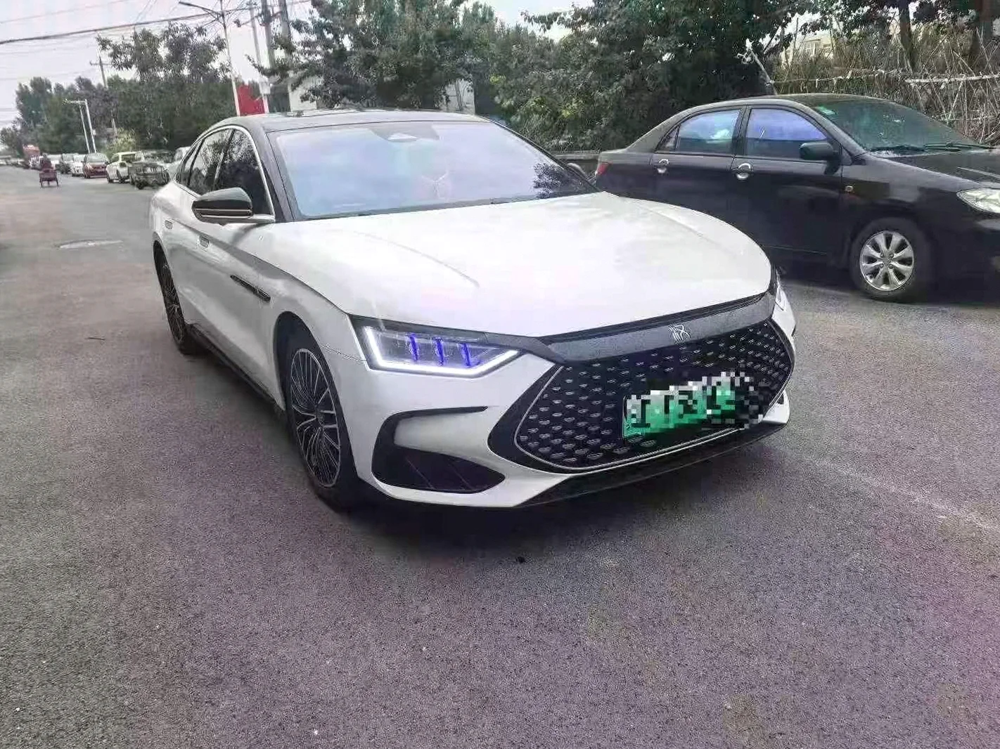 比亚迪汉DM 后面外观一