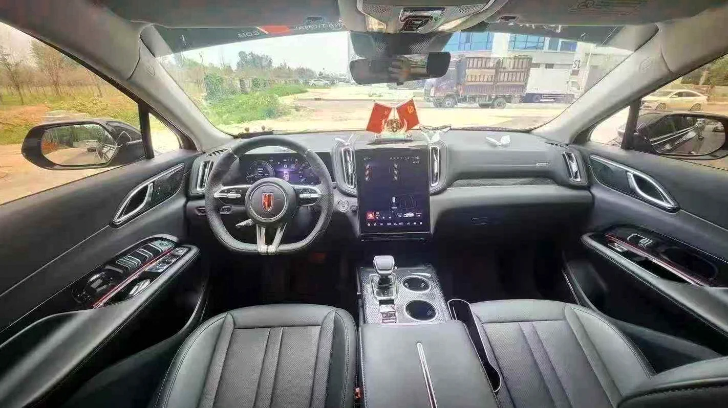 红旗HS3 后面外观三