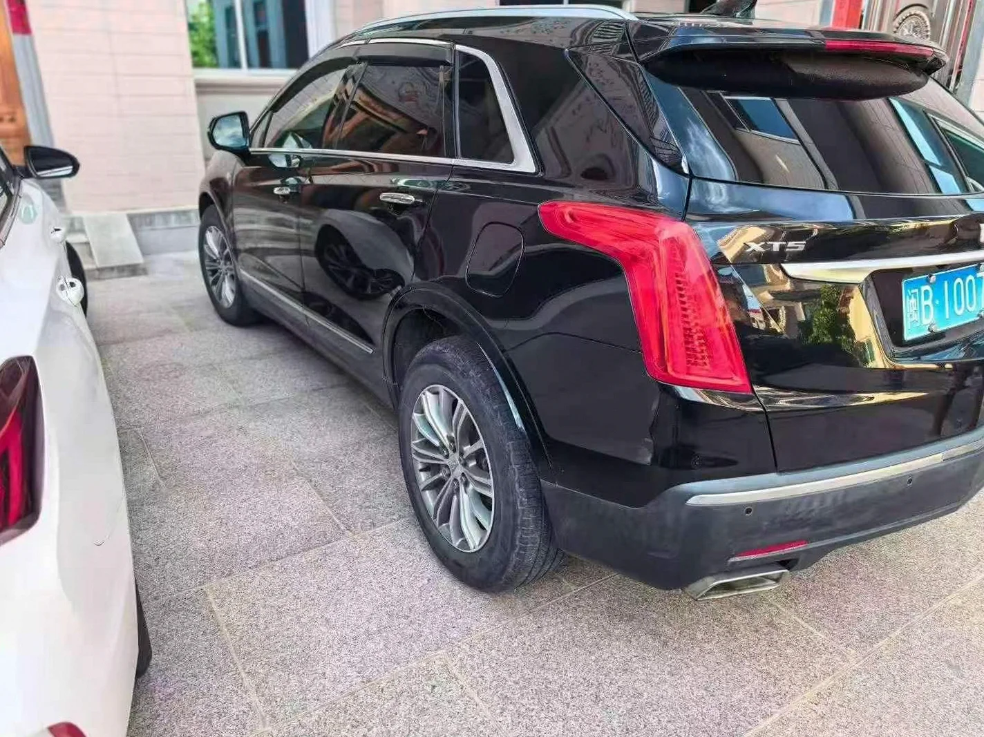 凯迪拉克XT5 后面外观一