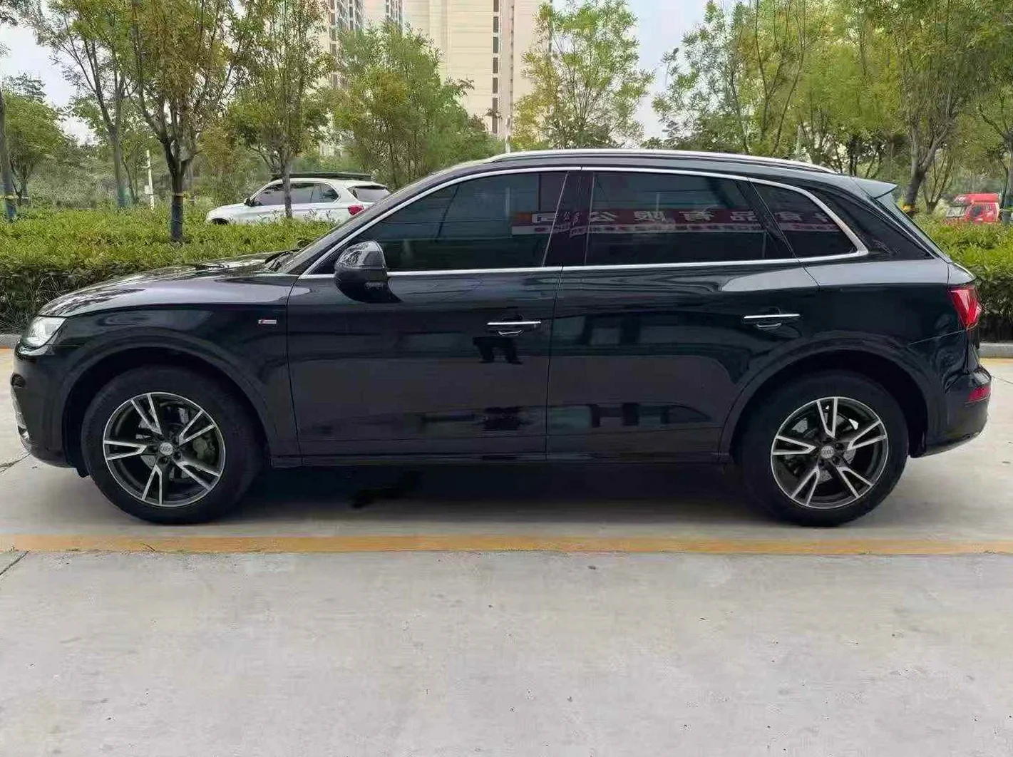 奥迪Q5 后面外观三