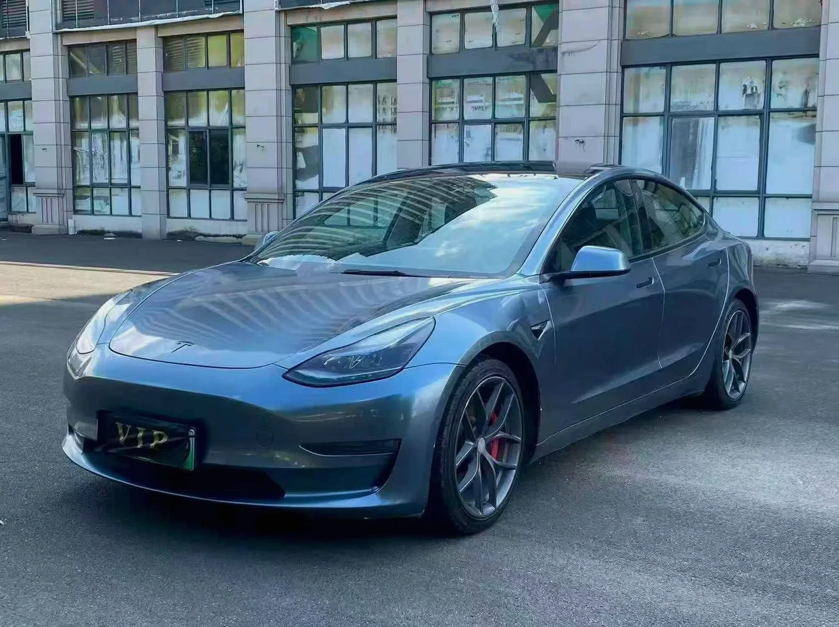特斯拉MODEL 正面外观三