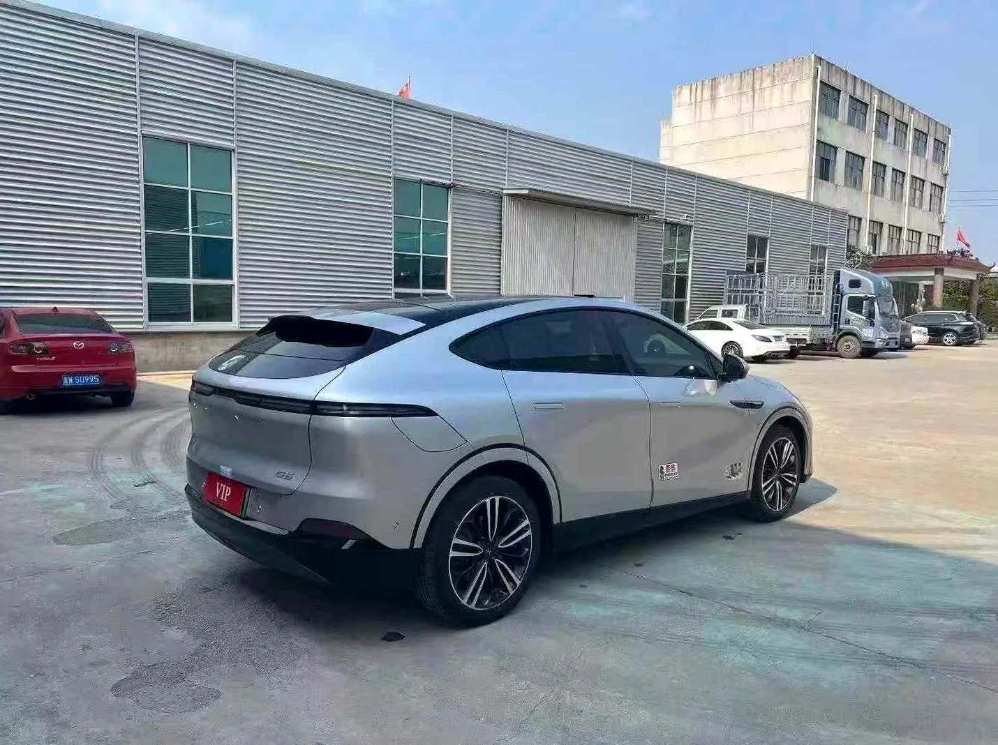 小鹏汽车G6 后面外观三