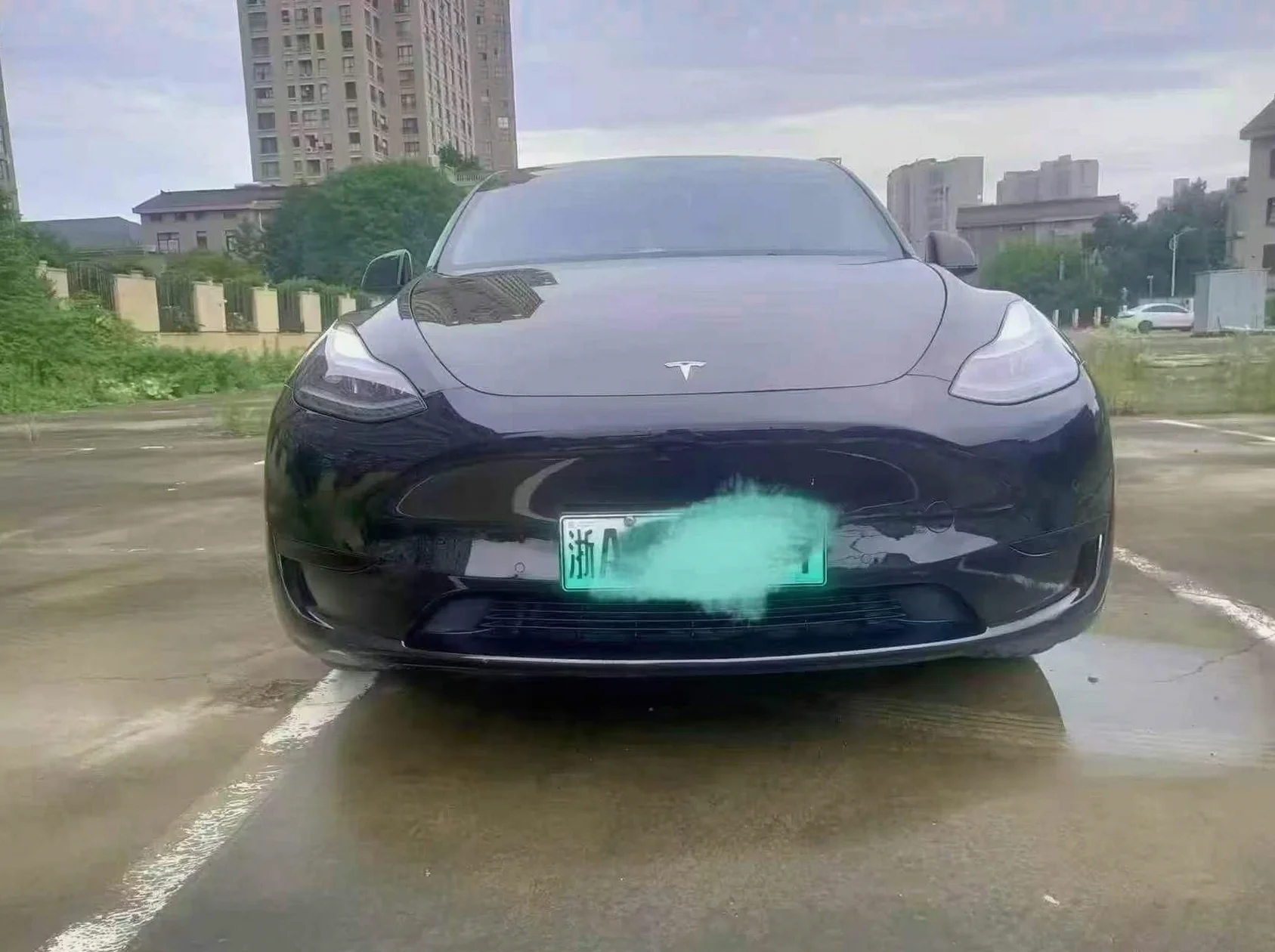 特斯拉MODEL 正面外观二