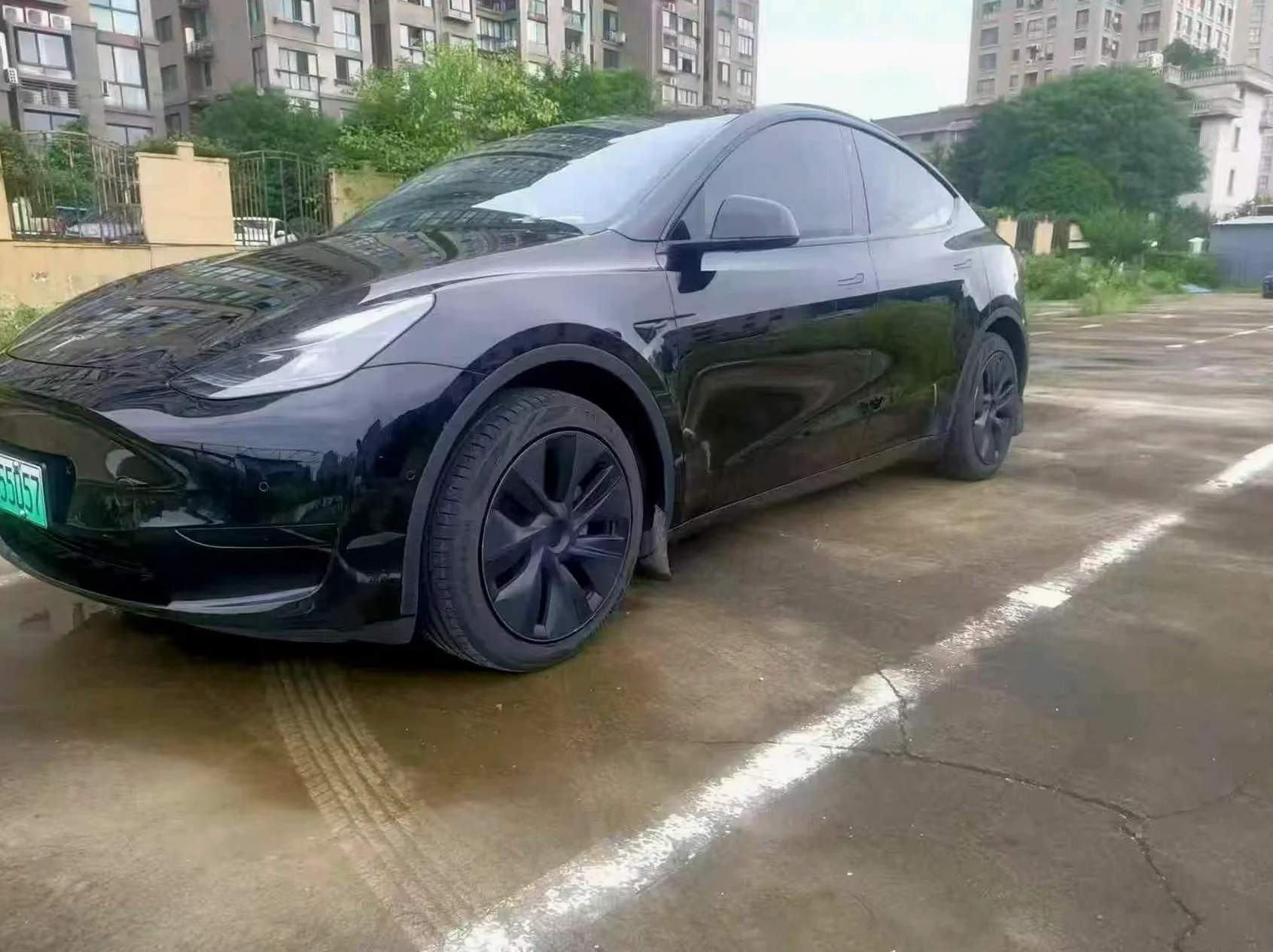 特斯拉MODEL 正面外观三