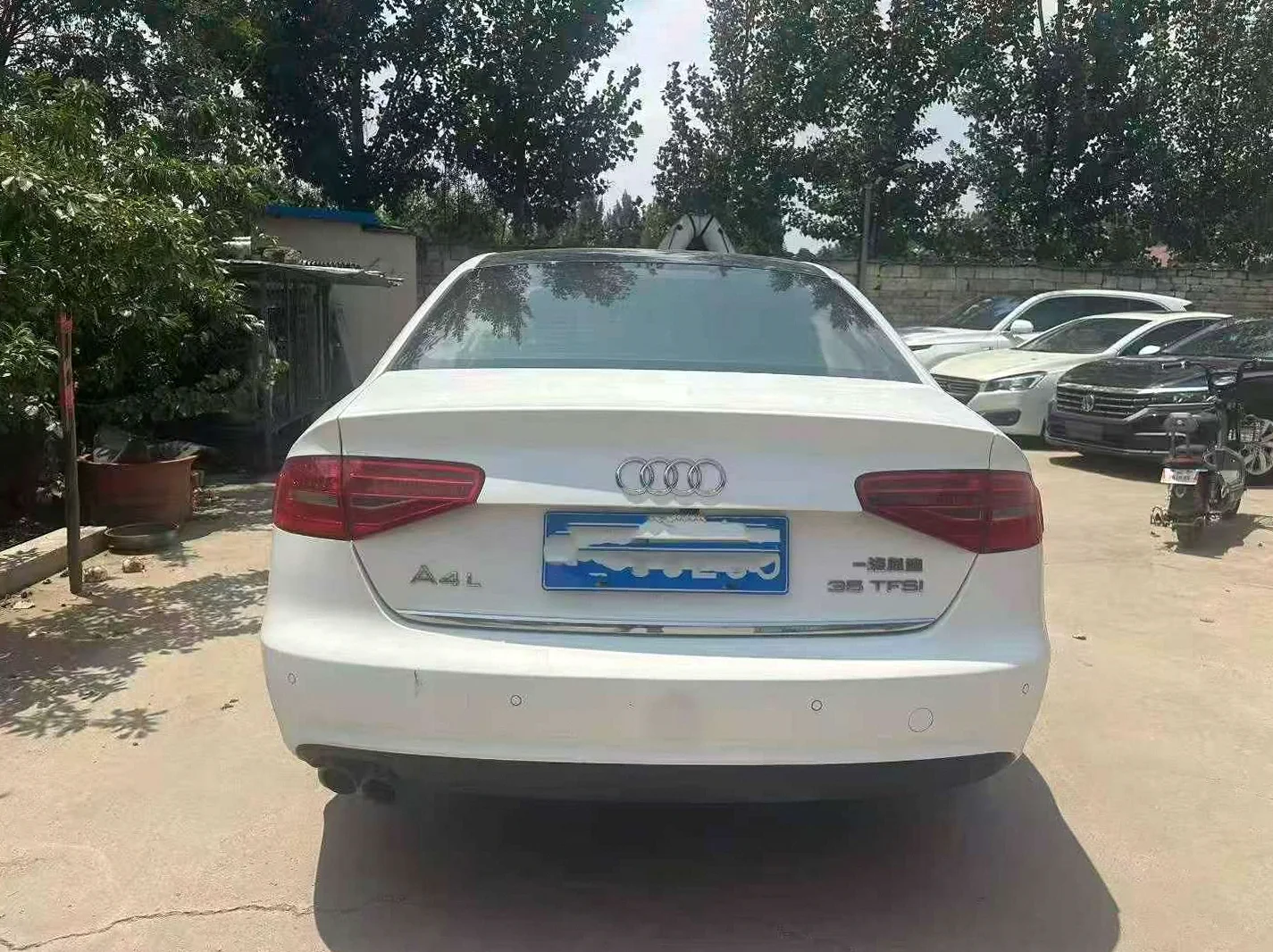 奥迪A4L 后面外观二