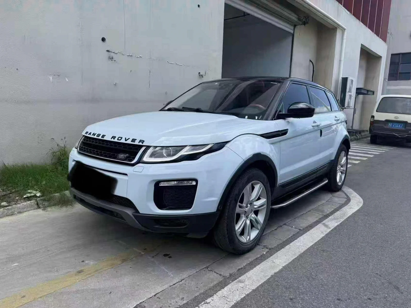 路虎极光 驾驶室
