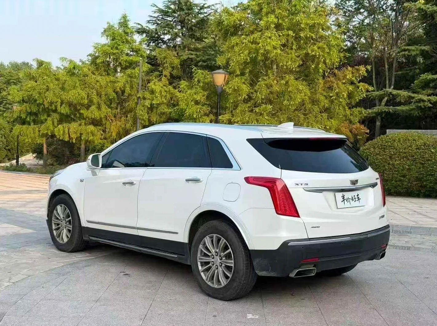 凯迪拉克XT5 后面外观二