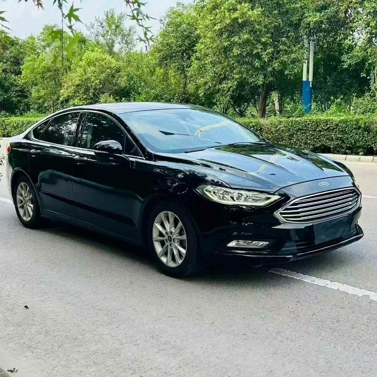 福特蒙迪欧 正面外观三