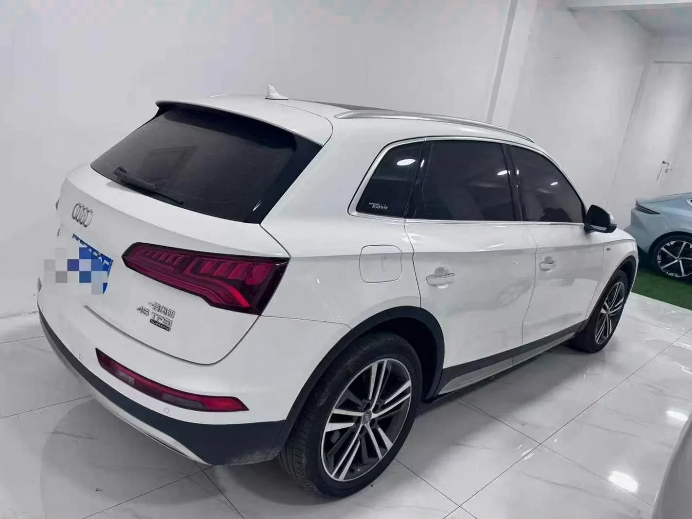 奥迪Q5 后面外观三