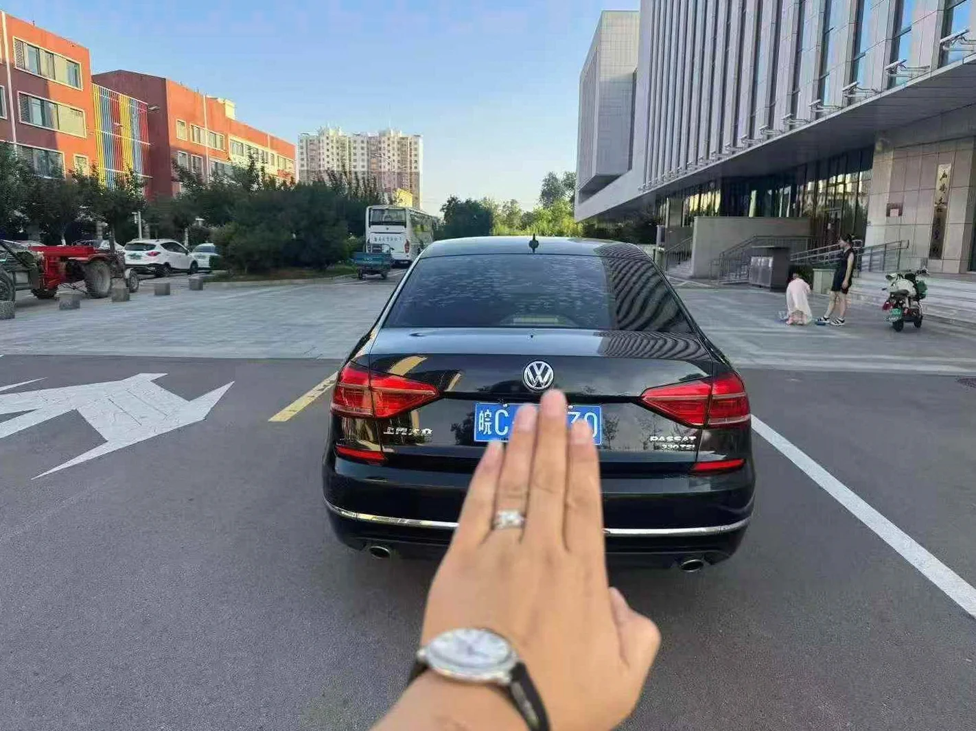 大众帕萨特 后面外观一