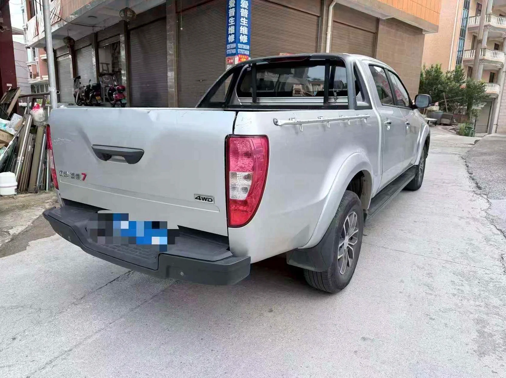 江铃域虎 驾驶室