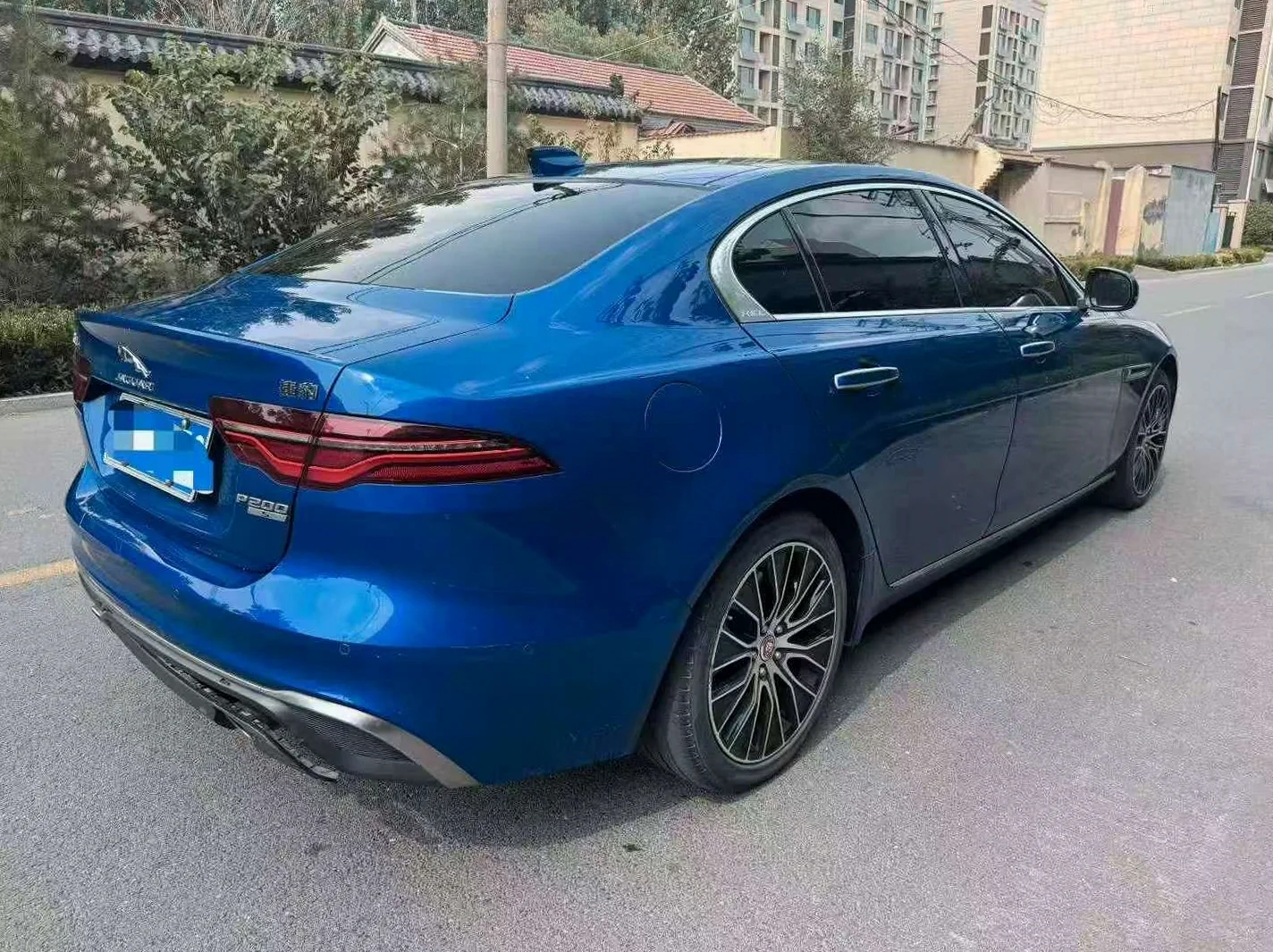 捷豹XEL 后面外观一