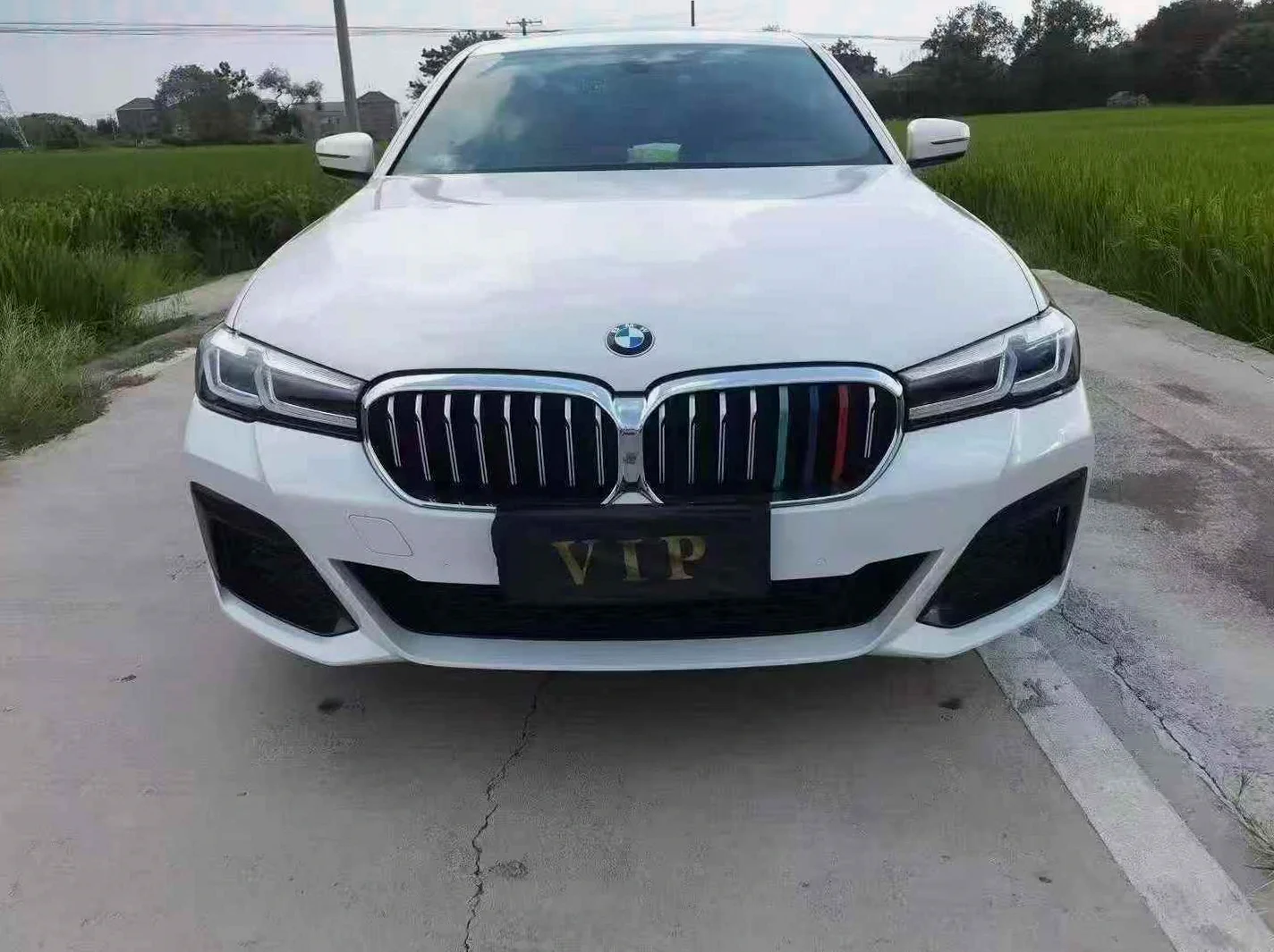 宝马5系 正面外观二