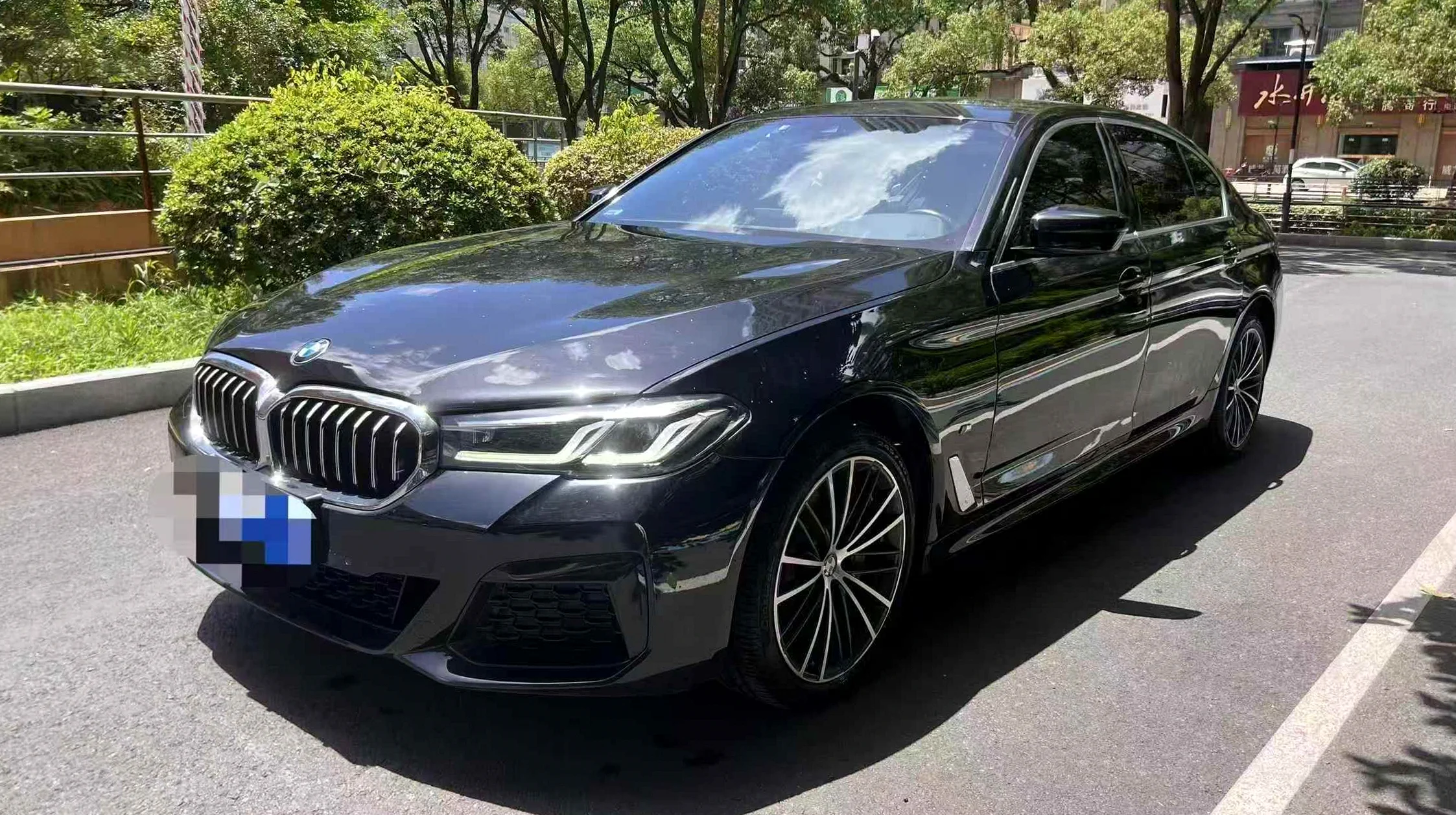 宝马5系 正面外观二