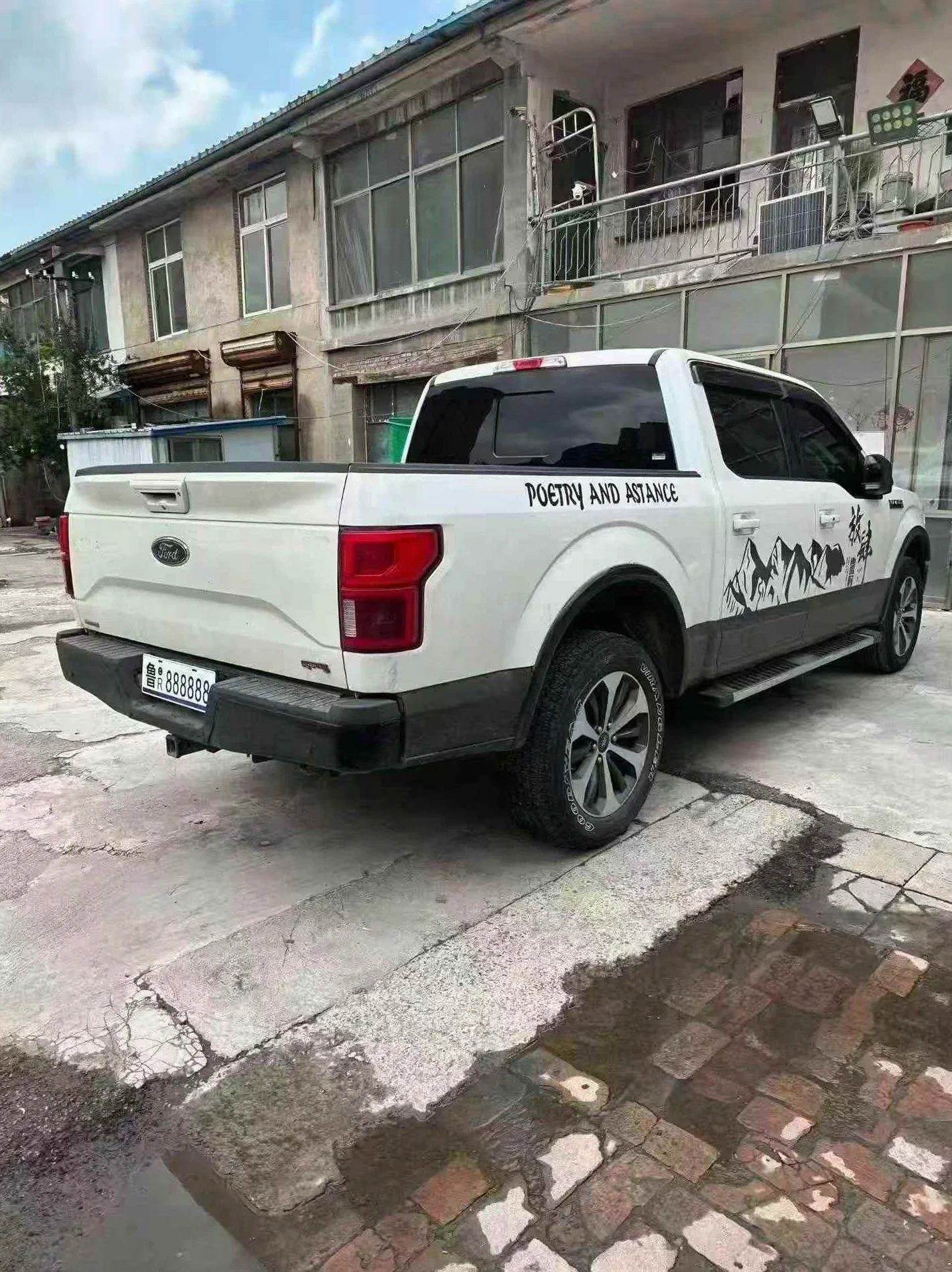 福特F-150 后面外观三