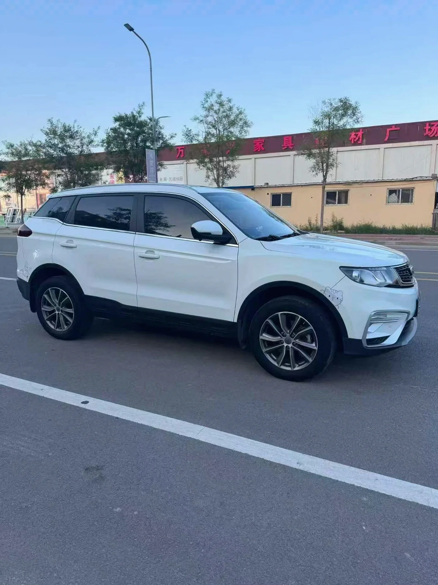 吉利博越 正面外观二