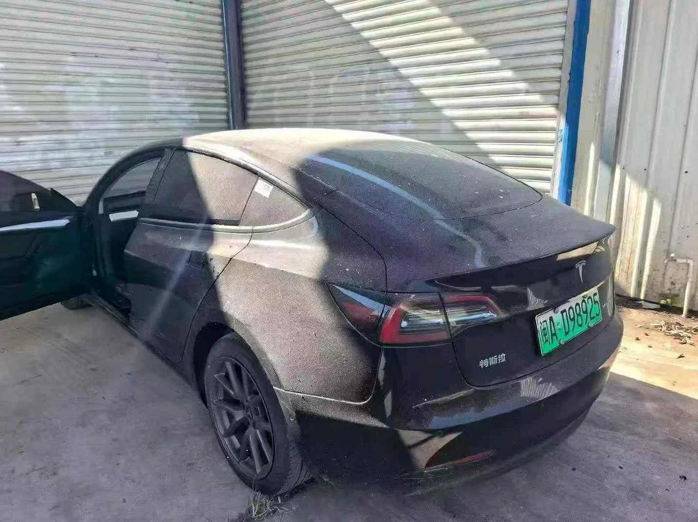 特斯拉MODEL 正面外观三