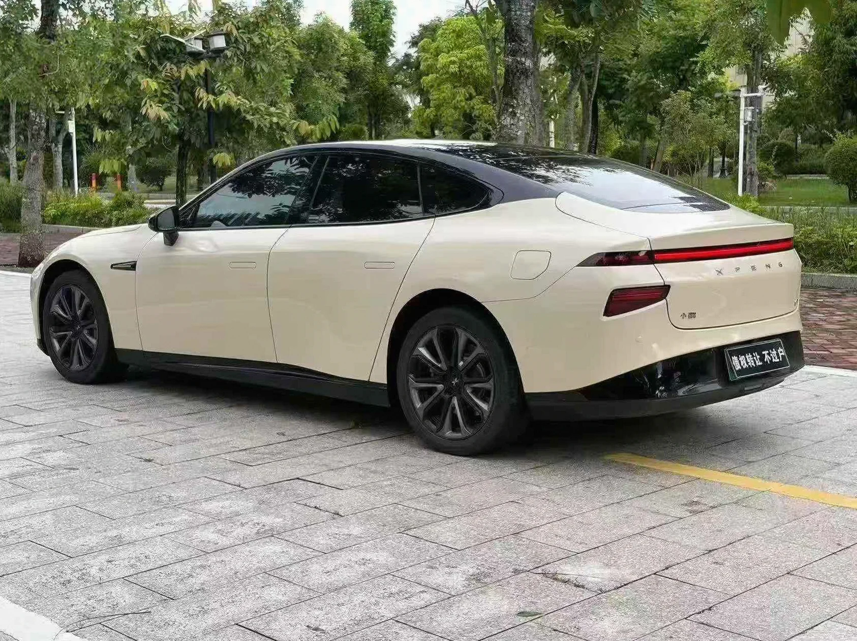小鹏汽车p7 驾驶室